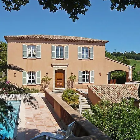 Sleeps 8 Pool Wifi Holiday home *