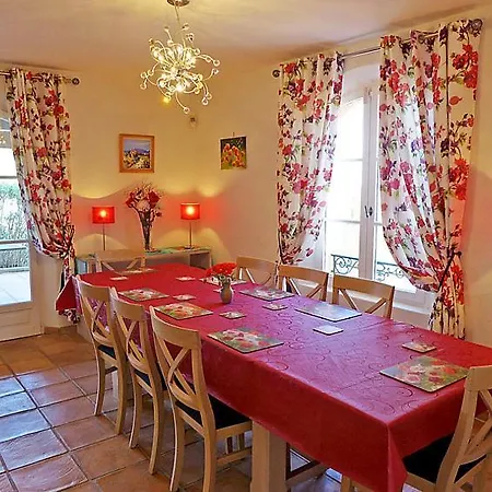 Sleeps 8 Pool Wifi * La Nartelle