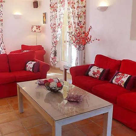Holiday home Sleeps 8 Pool Wifi